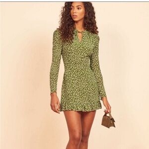 So flattering! Reformation Marcy Long Sleeve Printed Dress Sz. 6